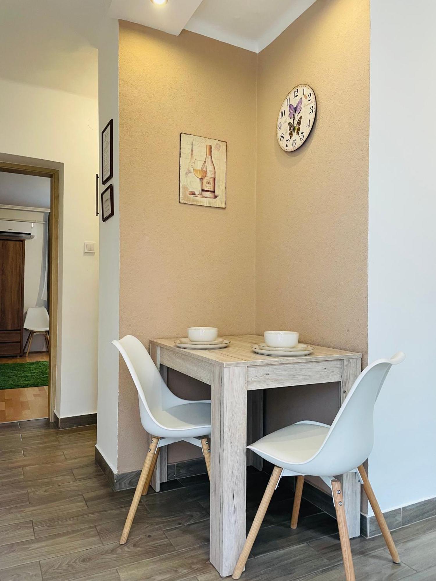 Weninger Studio Apartman Kiskunhalas Luaran gambar