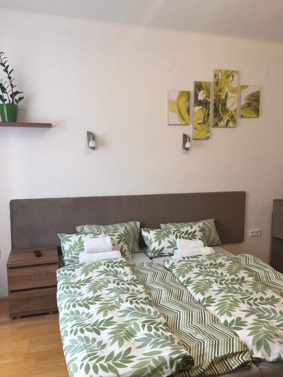 Weninger Studio Apartman Kiskunhalas Luaran gambar