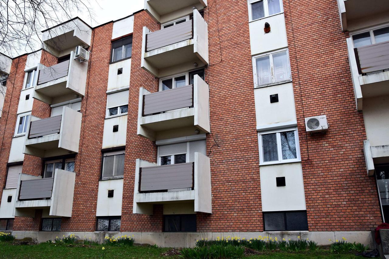 Weninger Studio Apartman Kiskunhalas Luaran gambar