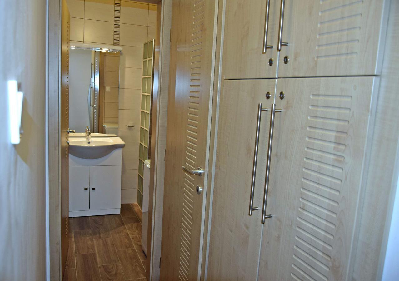 Weninger Studio Apartman Kiskunhalas Luaran gambar
